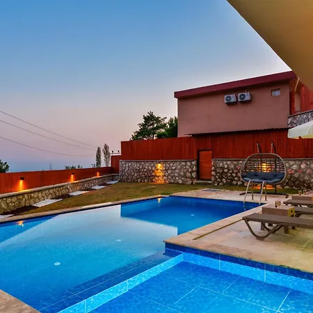 Turalya - Islamlar With A Pool וילה