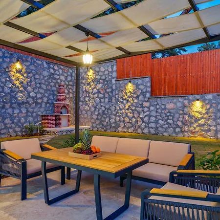 וילה Turalya - Islamlar With A Pool