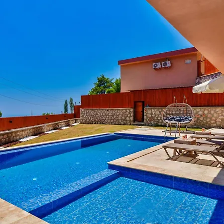 וילה Turalya - Islamlar With A Pool
