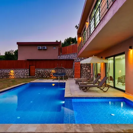 Turalya - Islamlar With A Pool